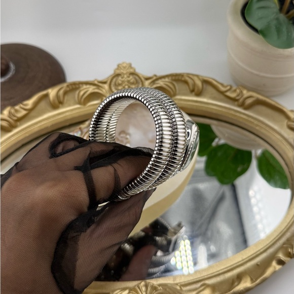 Elegant silver-tone wrap watch in the famous luxury Serpenti style - Picture 8 of 17